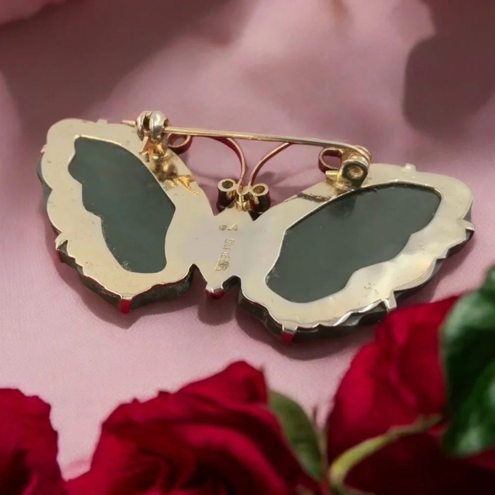 Carved Nephrite Butterfly Brooch Pin, Gold Vermeil Over Sterling, Makers Mark - Picture 2 of 8